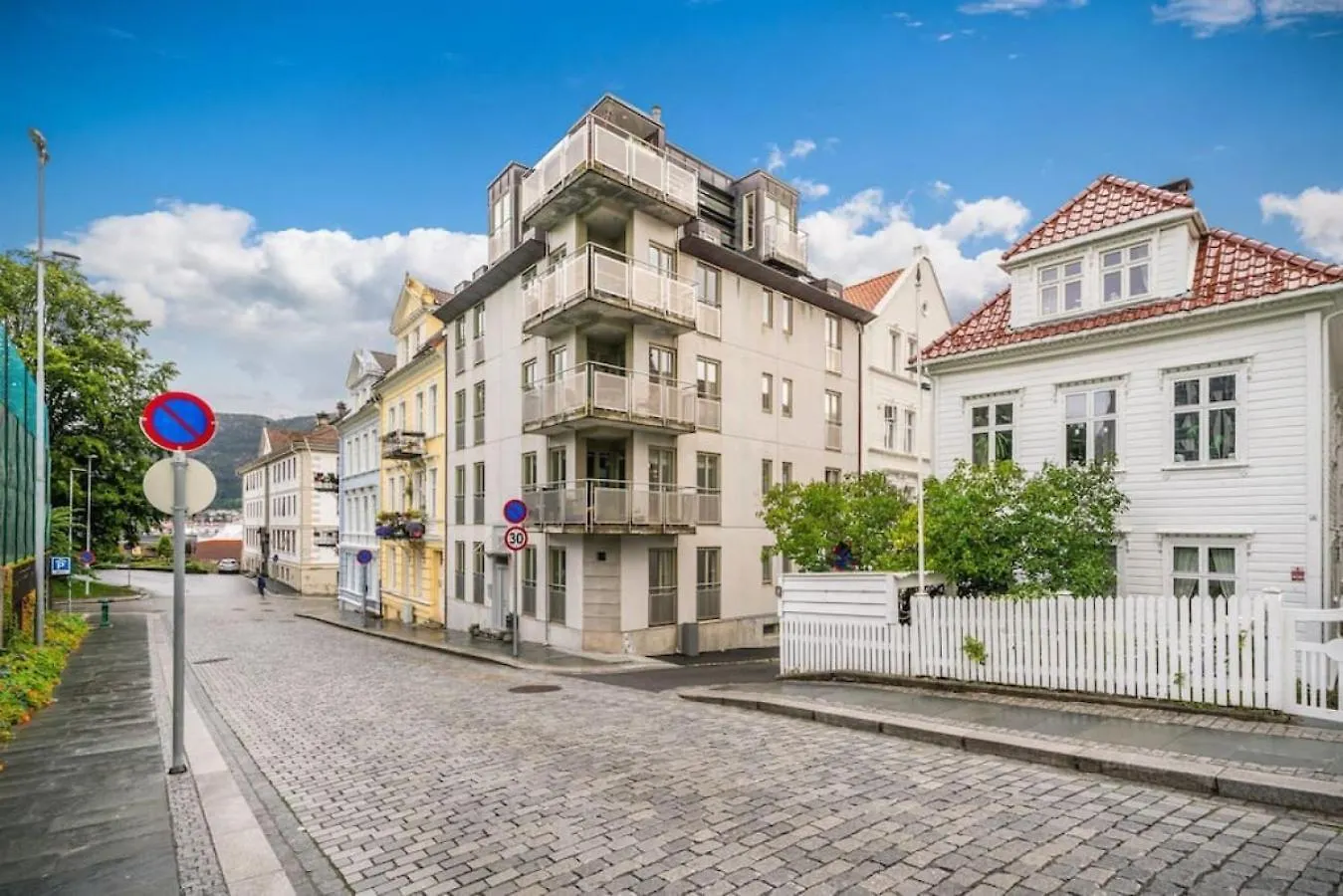 Dinbnb Apartments I Family-Friendly By Sea Pool I 2 Floors & 2 Bathrooms Bergen